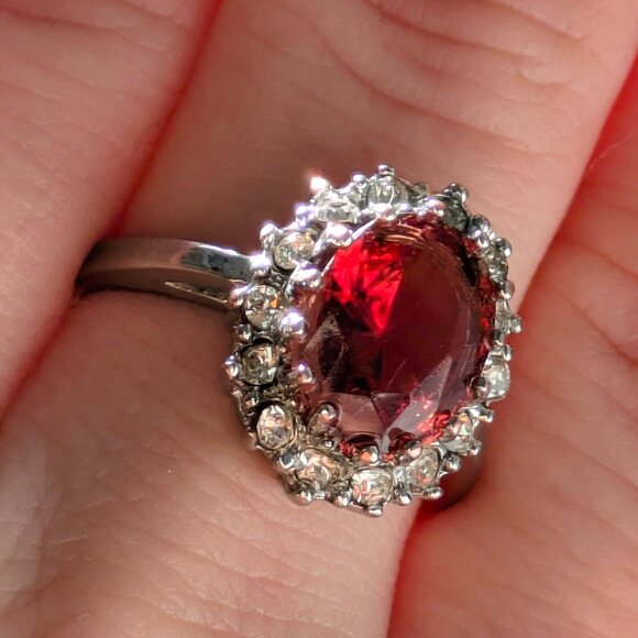 1900 Custom Princess cut glass red stone ring. - Picture 3 of 10